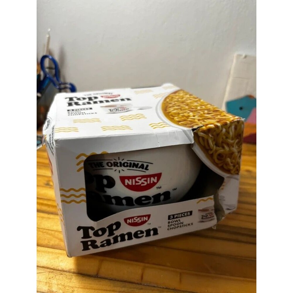 Top Ramen Plastic Bowl Set With Spoon And Chopsticks Brand New By Nissin